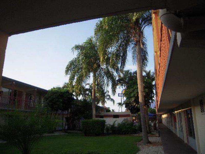 Days Inn By Wyndham West Palm Beach Buitenkant foto