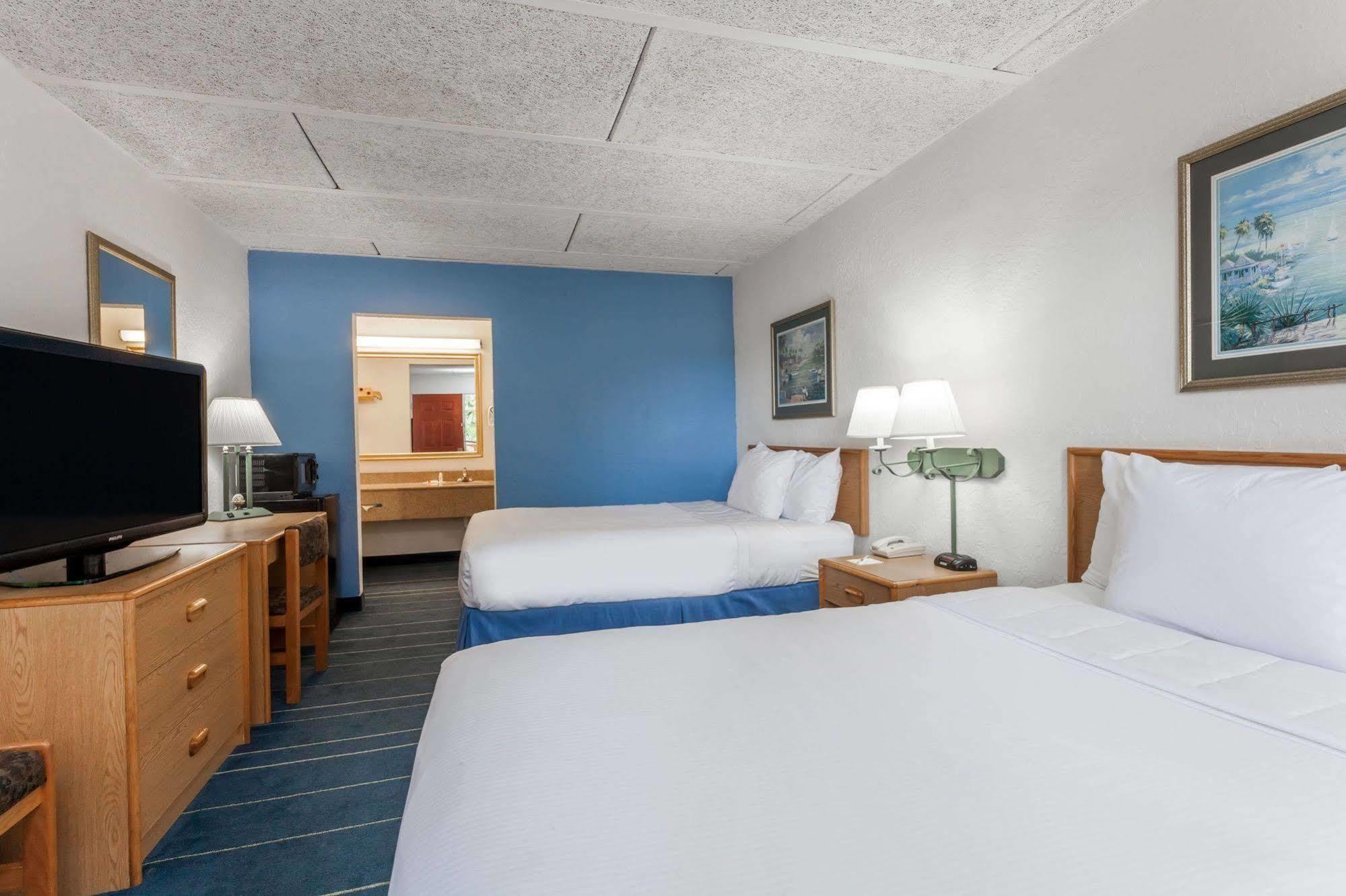 Days Inn By Wyndham West Palm Beach Buitenkant foto