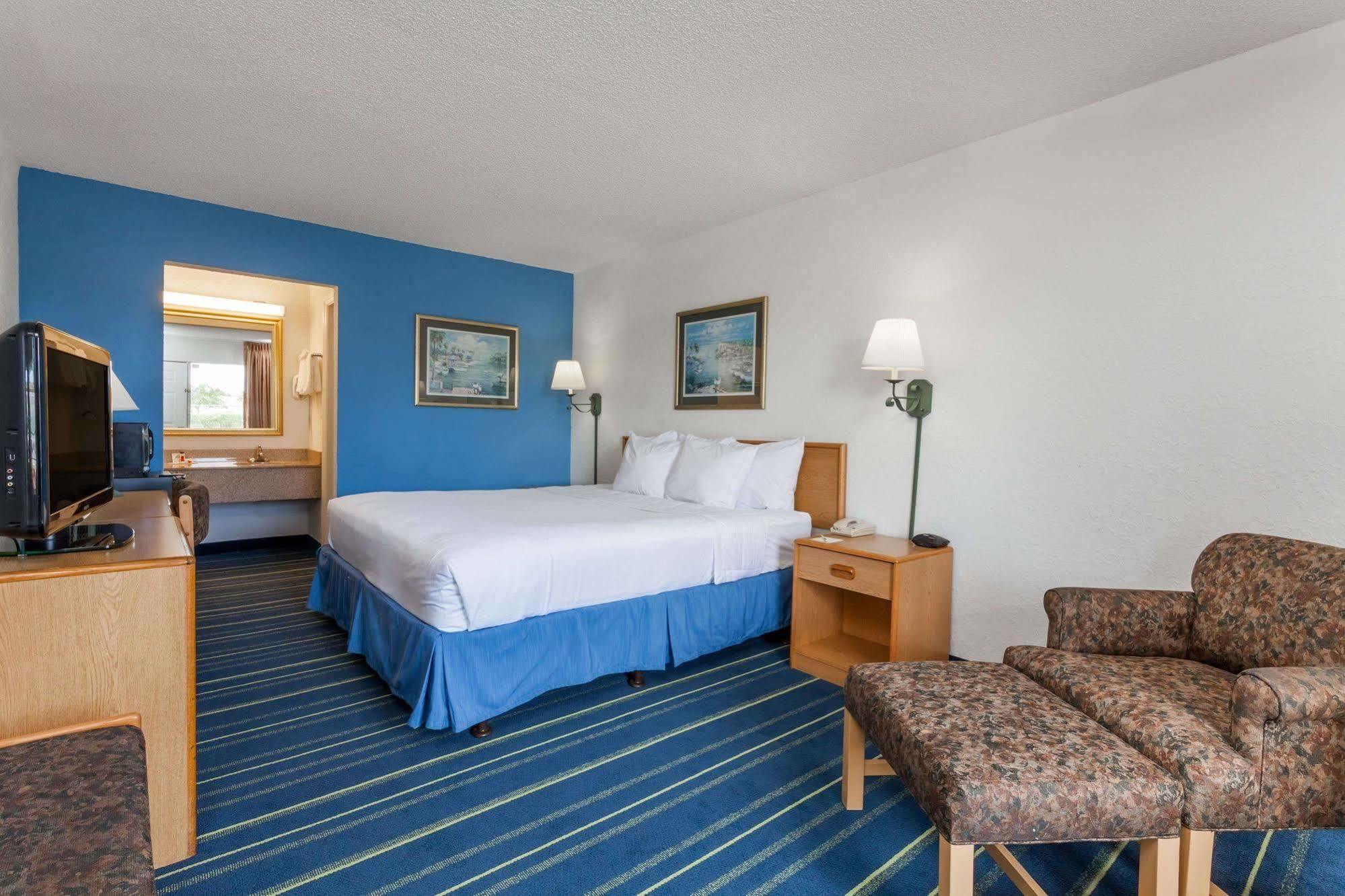 Days Inn By Wyndham West Palm Beach Buitenkant foto