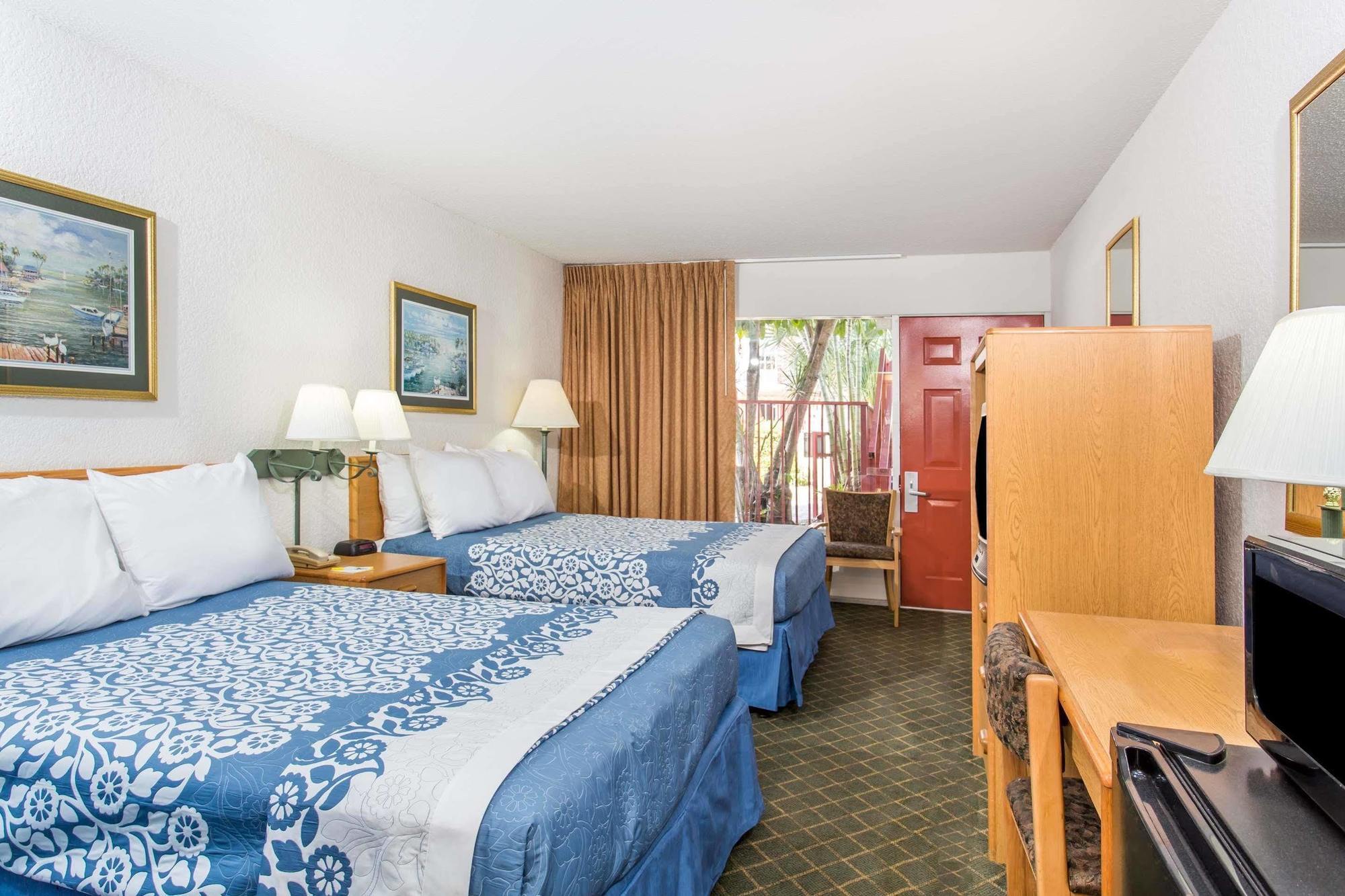 Days Inn By Wyndham West Palm Beach Buitenkant foto