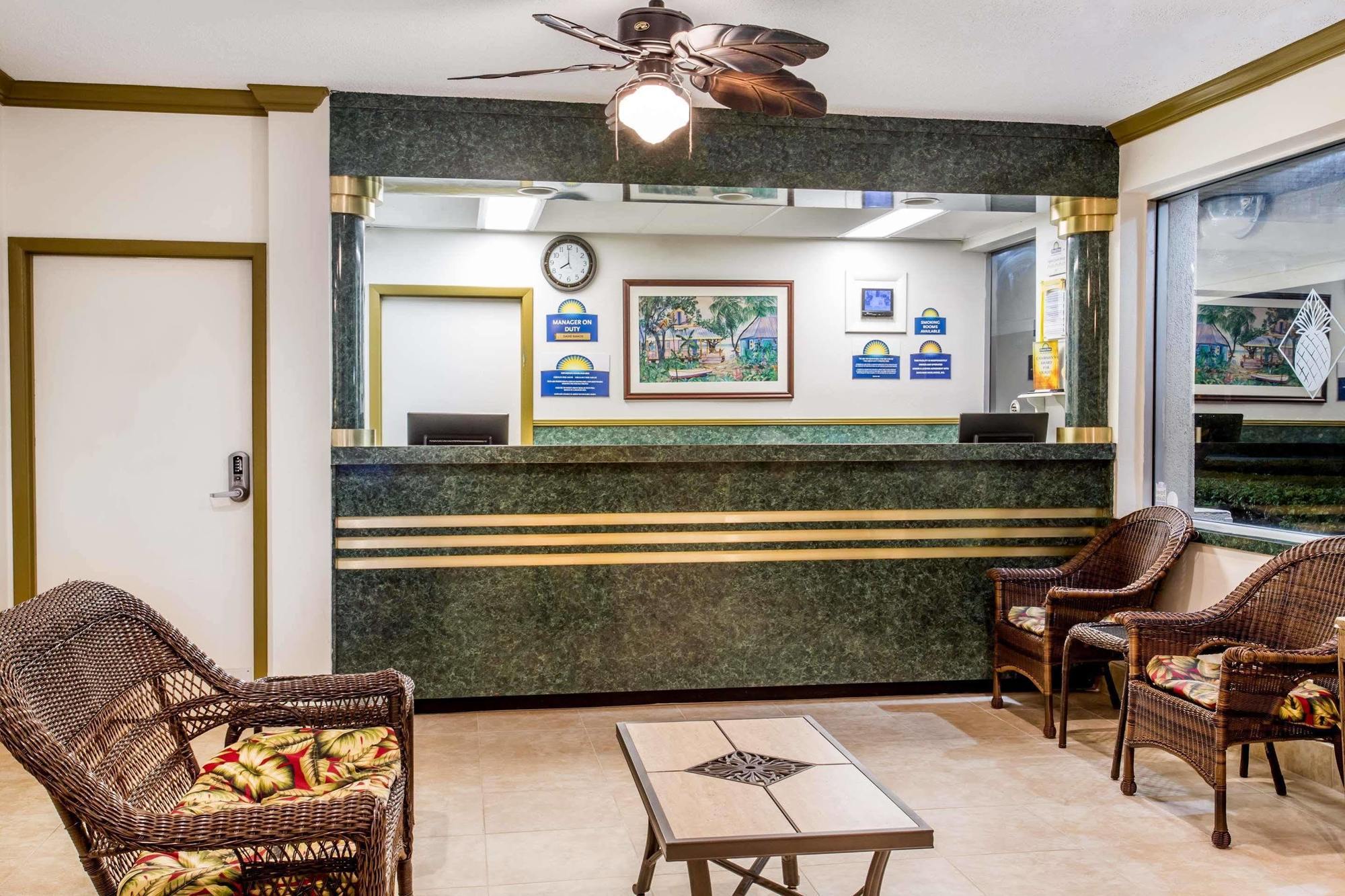 Days Inn By Wyndham West Palm Beach Buitenkant foto