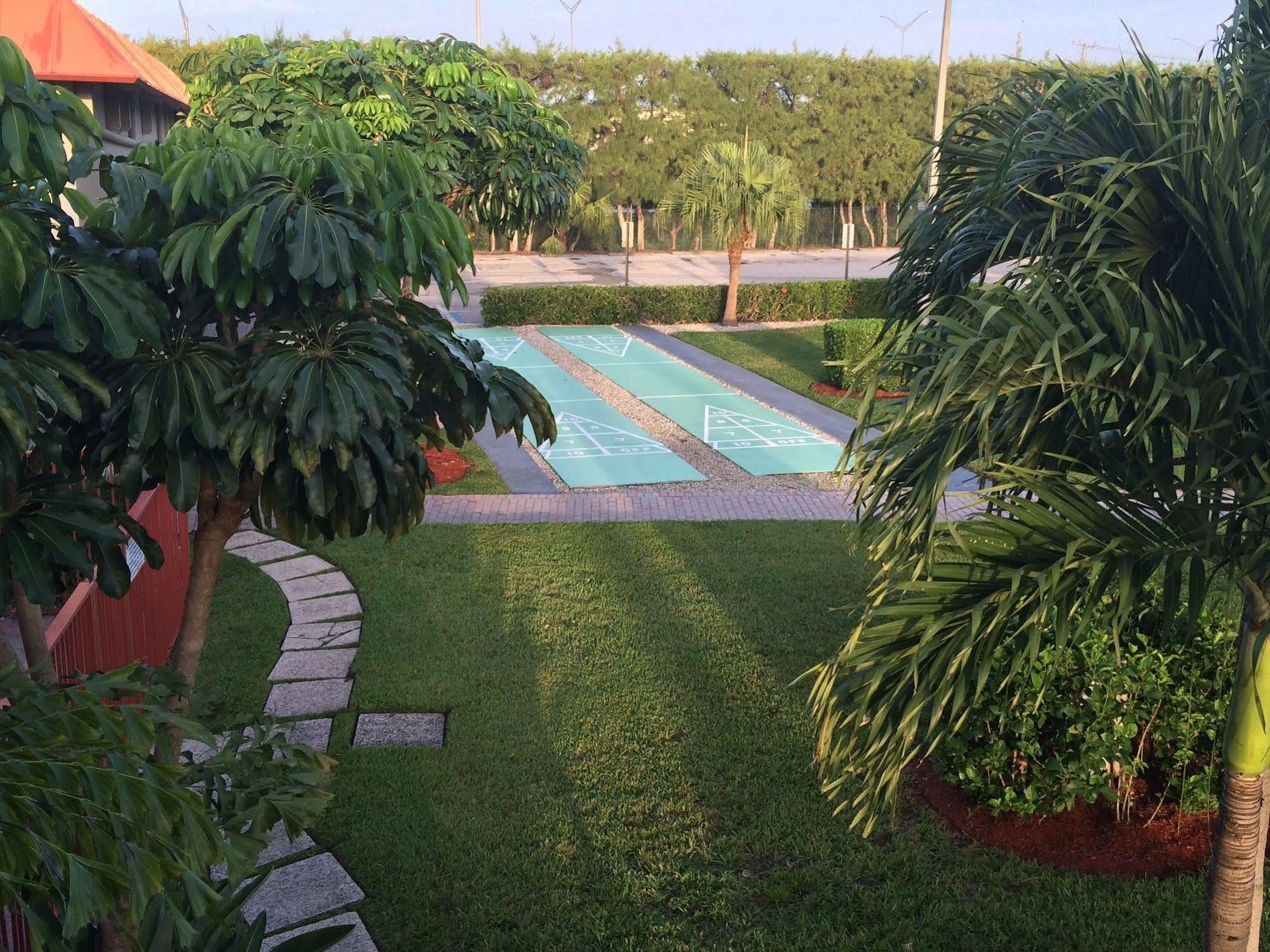 Days Inn By Wyndham West Palm Beach Buitenkant foto